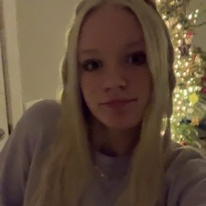 Meet your Posher, Claire